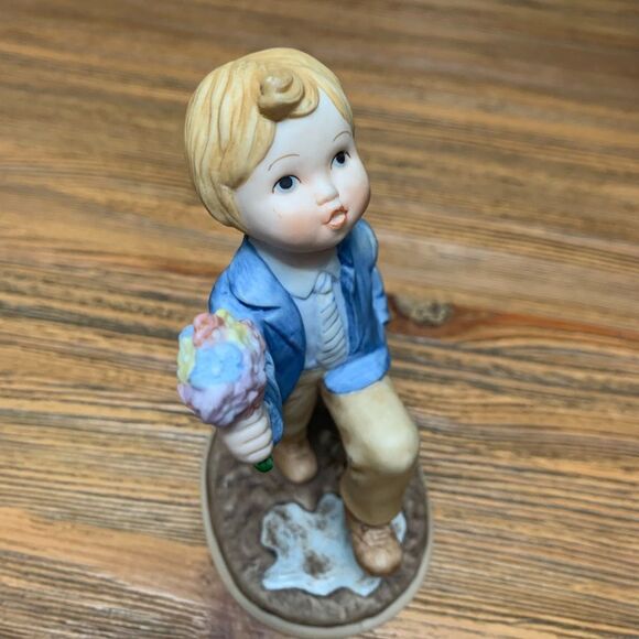 Lenox Boy Figurine Monday’s Child with Blue Jacket and Pastel Bouquet - Picture 13 of 13